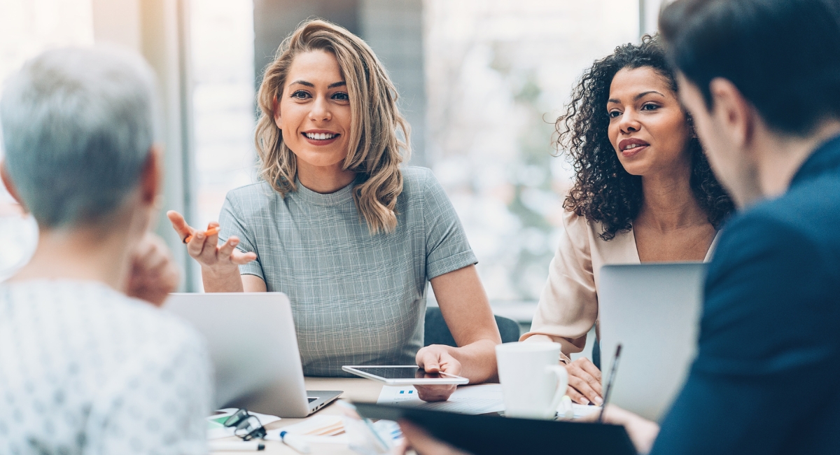 Revenue manager discuss