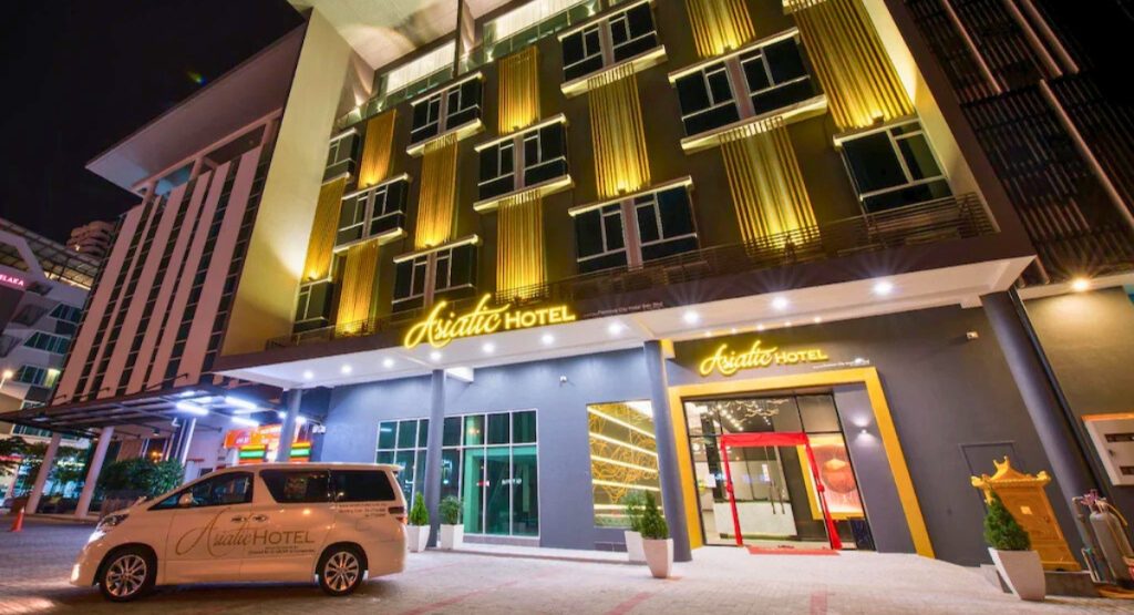 STAAH booking engine (SwiftBook)